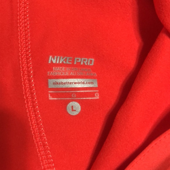 Women’s training Nike Shield Shirt Style#485728 - Picture 3 of 5